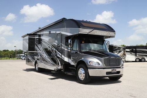 2024 Jayco Seneca Prestige 37K