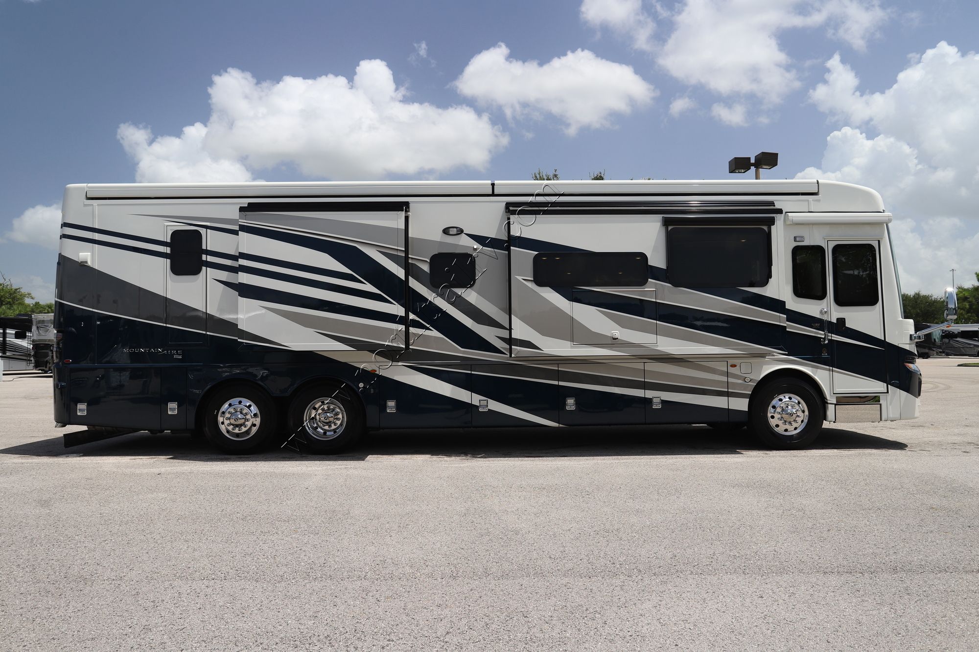 New 2026 Newmar Mountain Aire 4118 Class A  For Sale