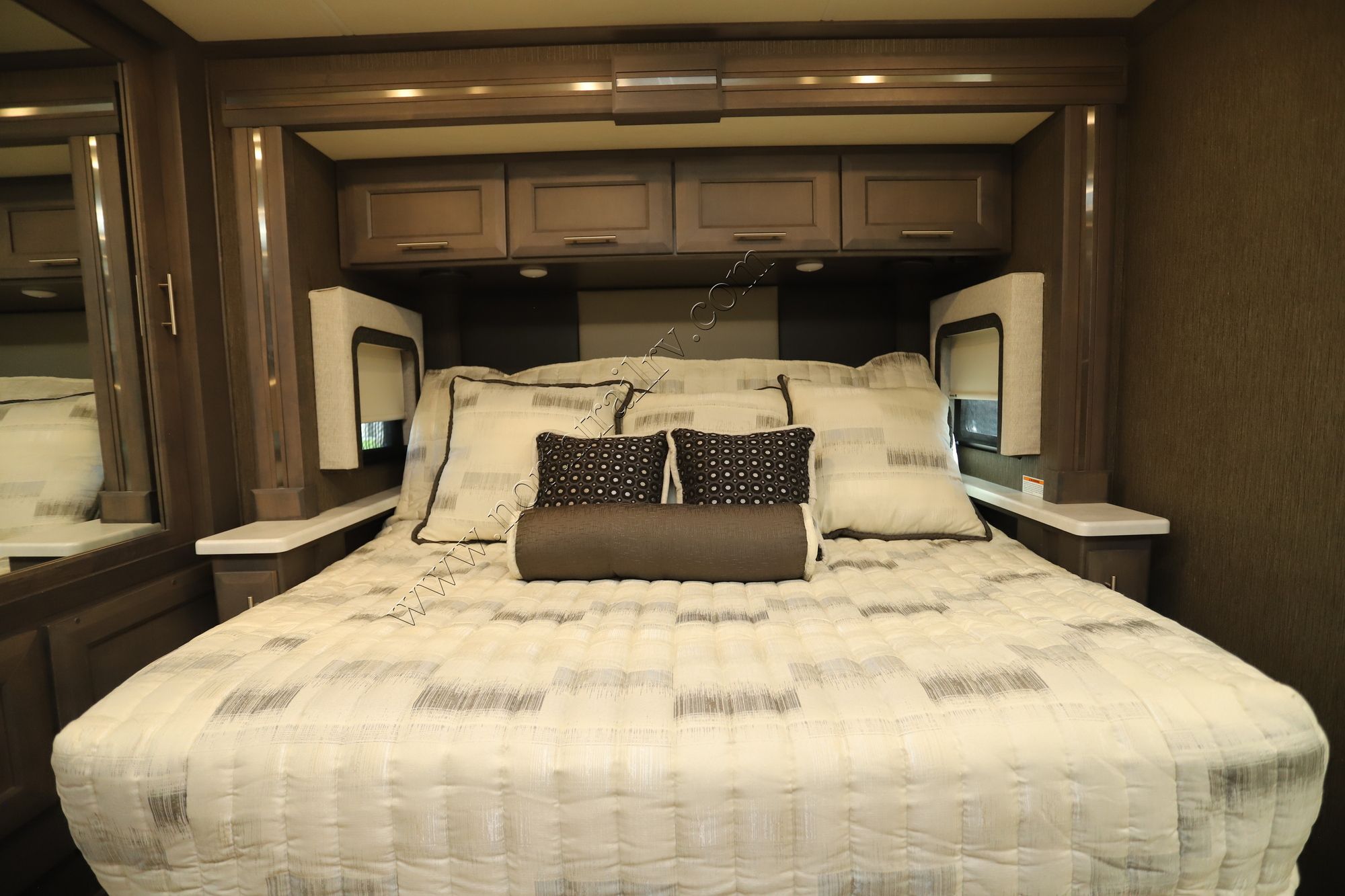 Used 2021 Thor Aria 3701 Class A  For Sale