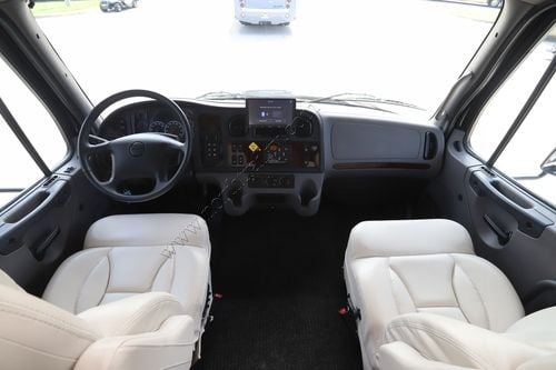 2024 Jayco Seneca Prestige 37K
