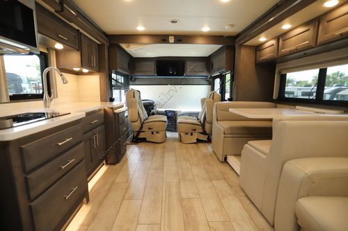 2021 Thor Aria 3701