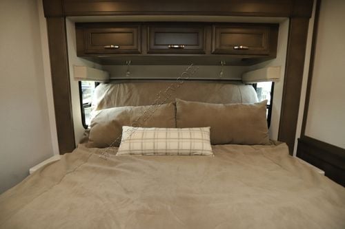 2024 Jayco Seneca Prestige 37K
