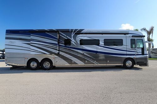 2021 American Coach American Dream 45A