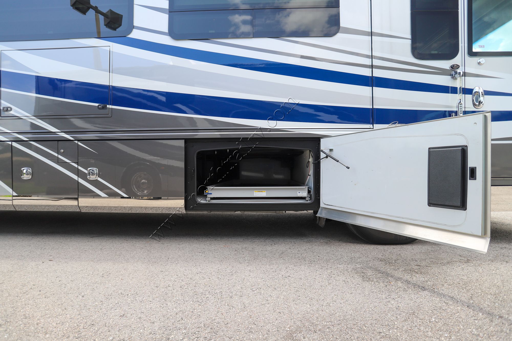 Used 2021 American Coach American Dream 45A Class A  For Sale