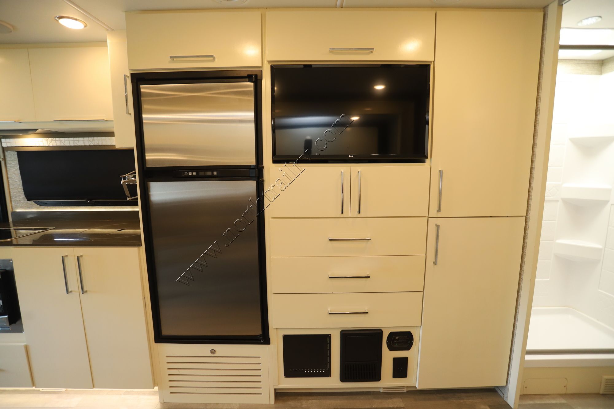 Used 2020 Tiffin Motor Homes Wayfarer 25RW Class C  For Sale