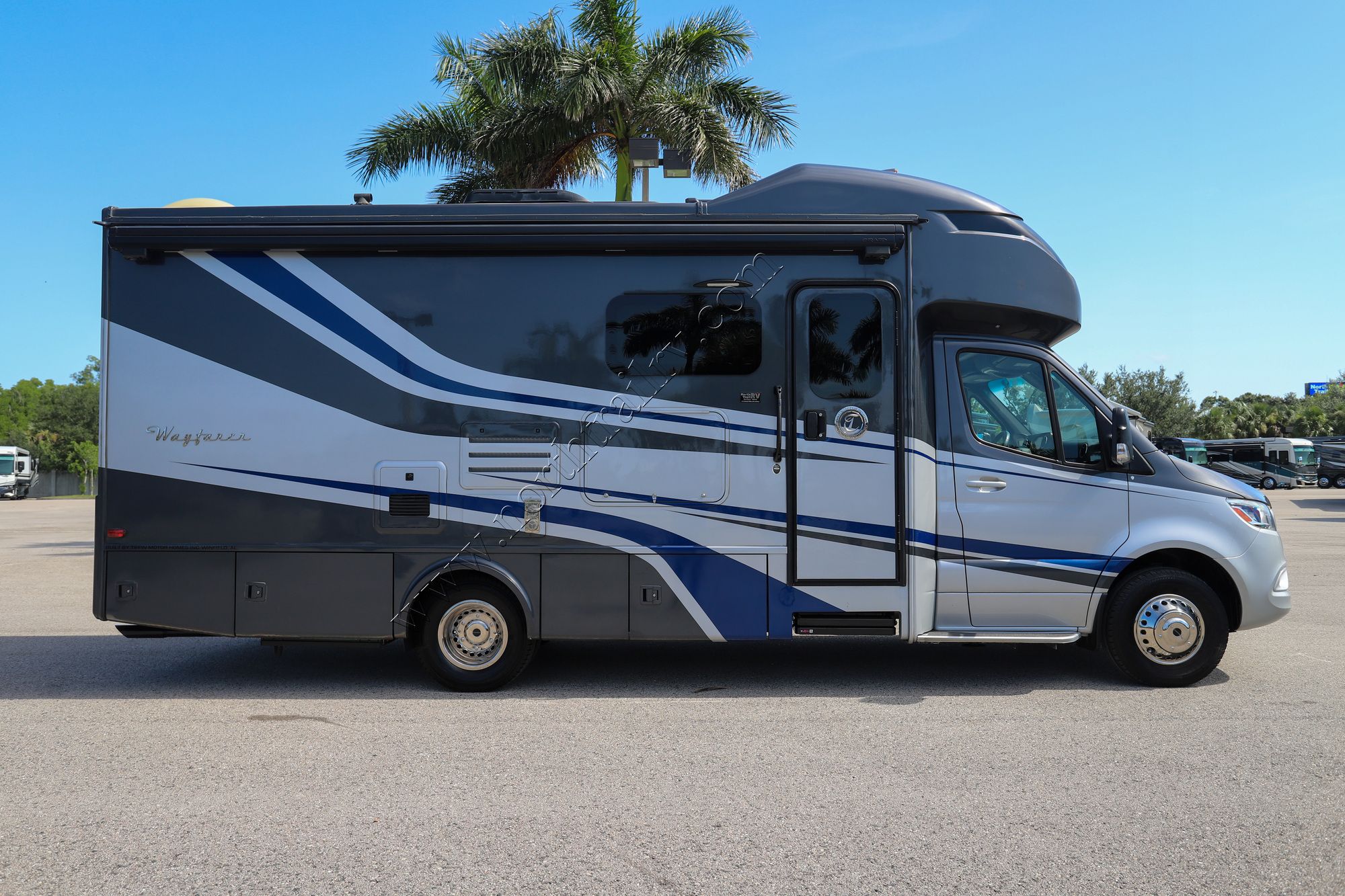 Used 2020 Tiffin Motor Homes Wayfarer 25RW Class C  For Sale