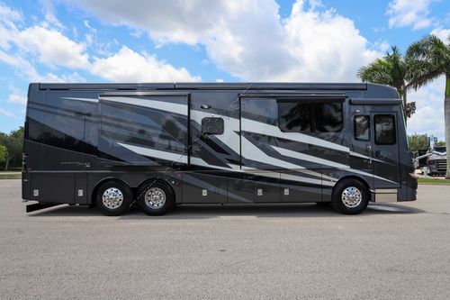 2026 Newmar Mountain Aire 3825
