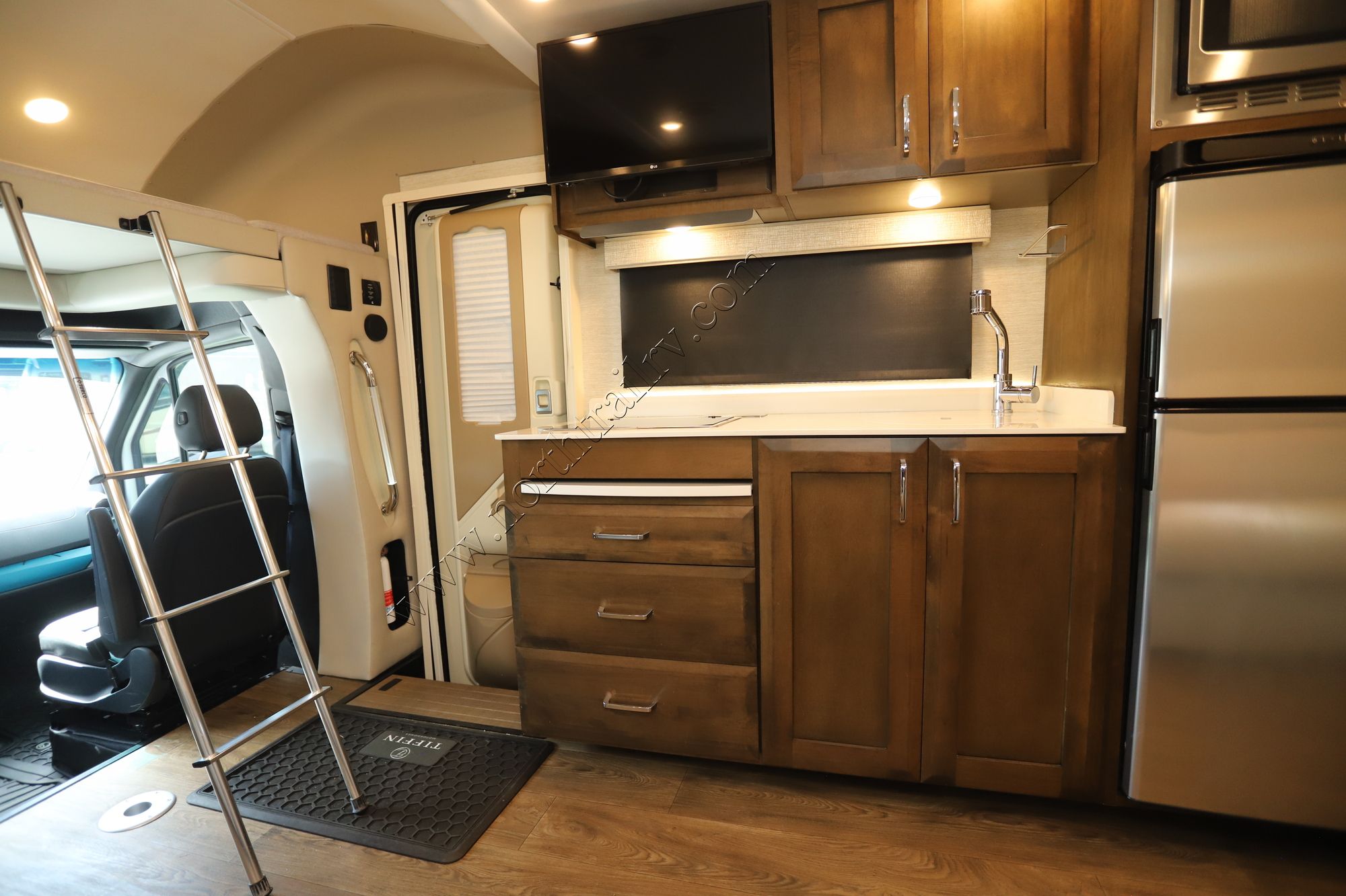 Used 2021 Tiffin Motor Homes Wayfarer 25RW Class C  For Sale