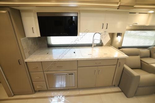 2026 Newmar Mountain Aire 3825