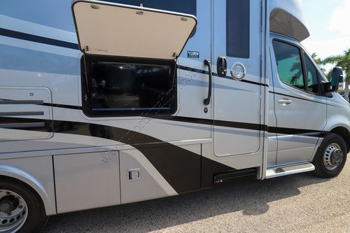 2021 Tiffin Motor Homes Wayfarer 25RW