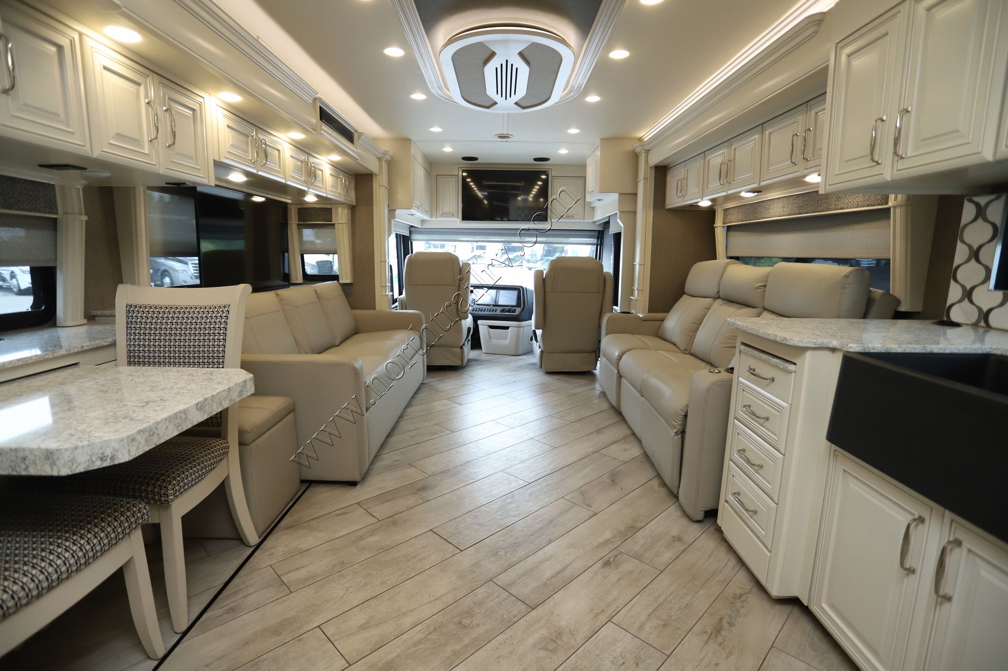 Used 2021 American Coach American Dream 45A Class A  For Sale
