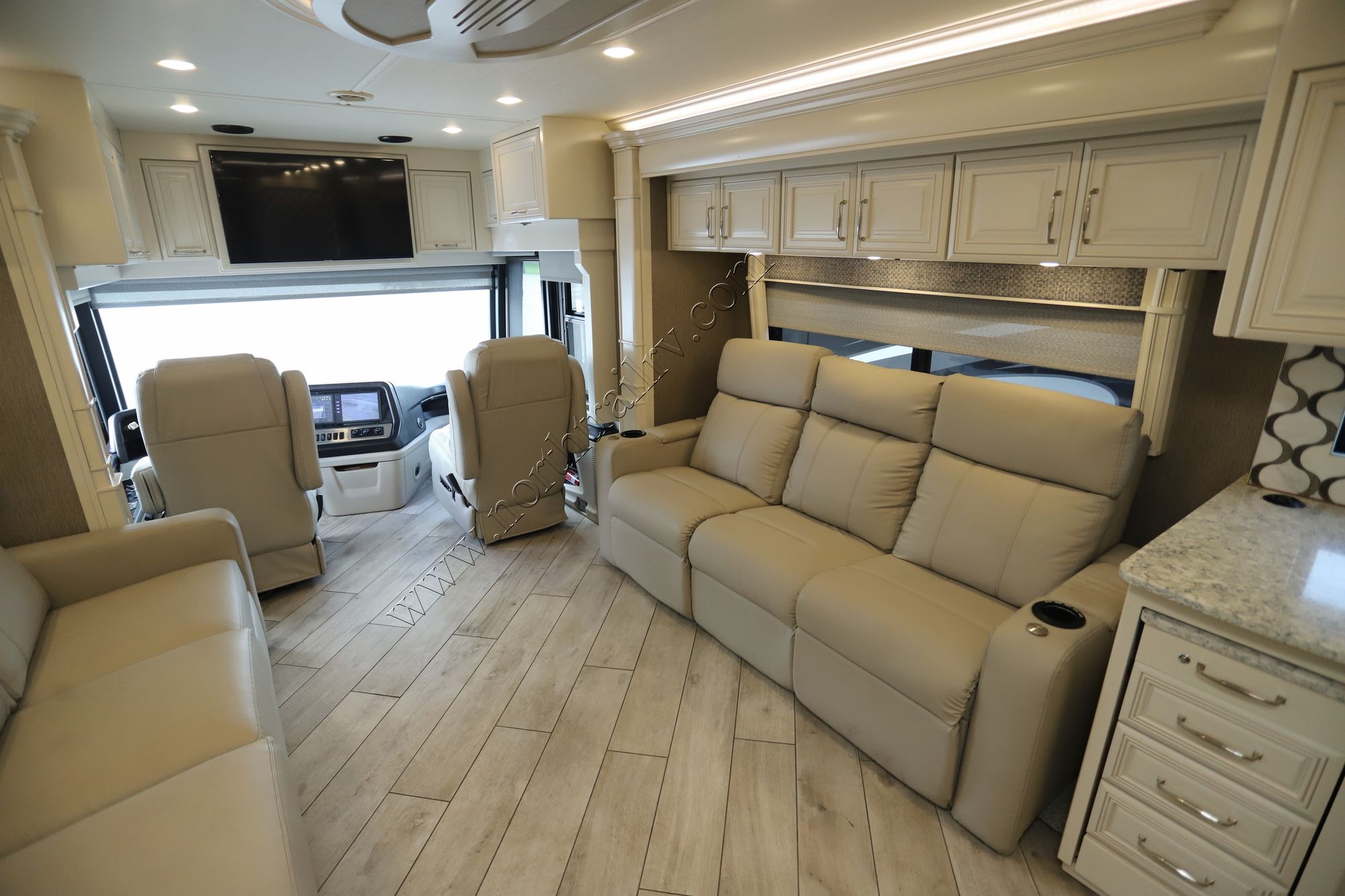 Used 2021 American Coach American Dream 45A Class A  For Sale