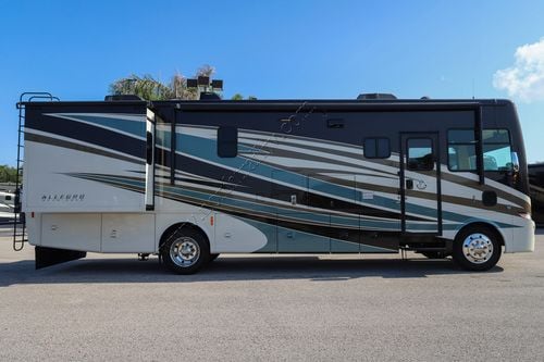 2017 Tiffin Motor Homes Allegro 32SA