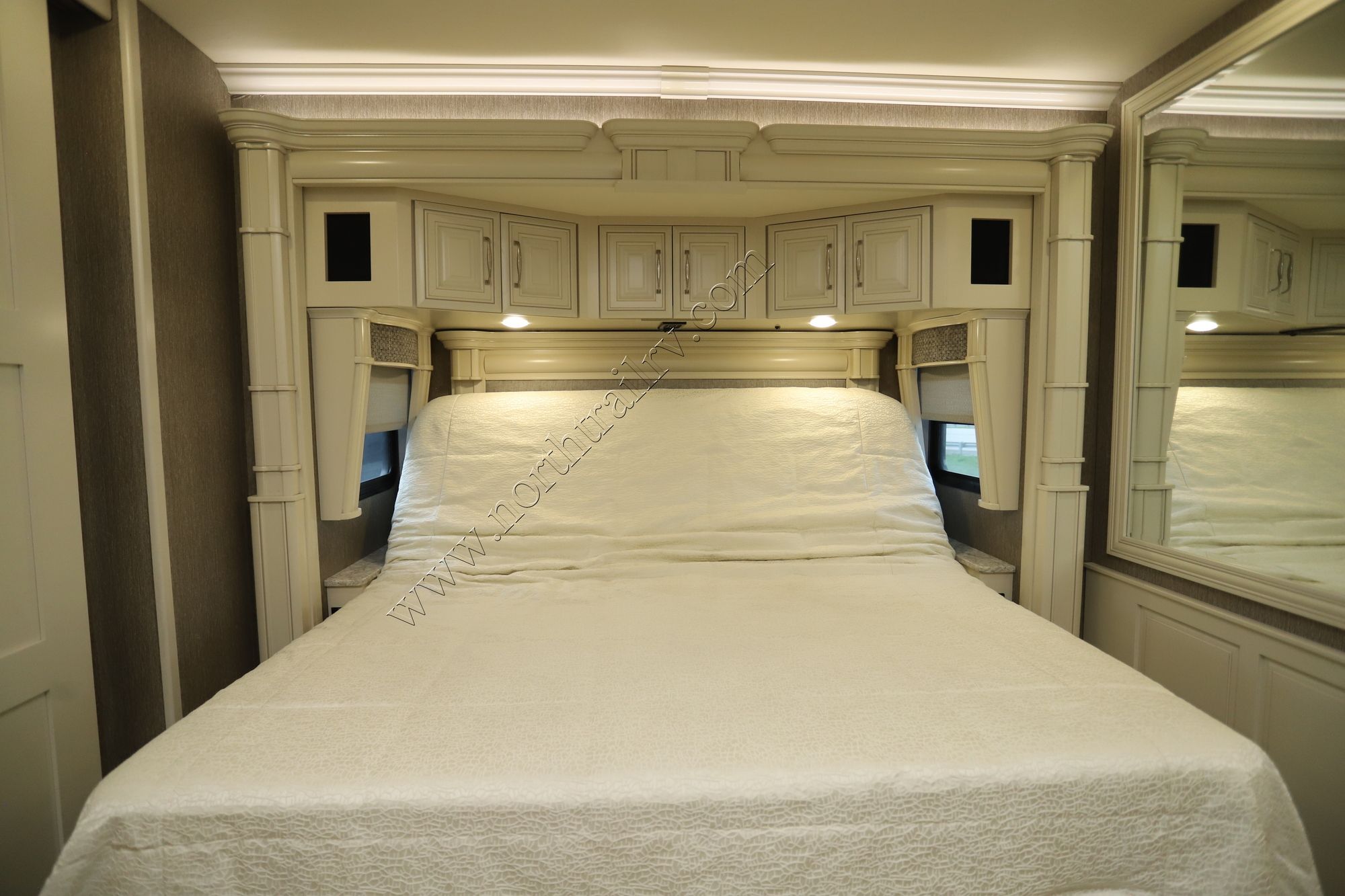 Used 2021 American Coach American Dream 45A Class A  For Sale