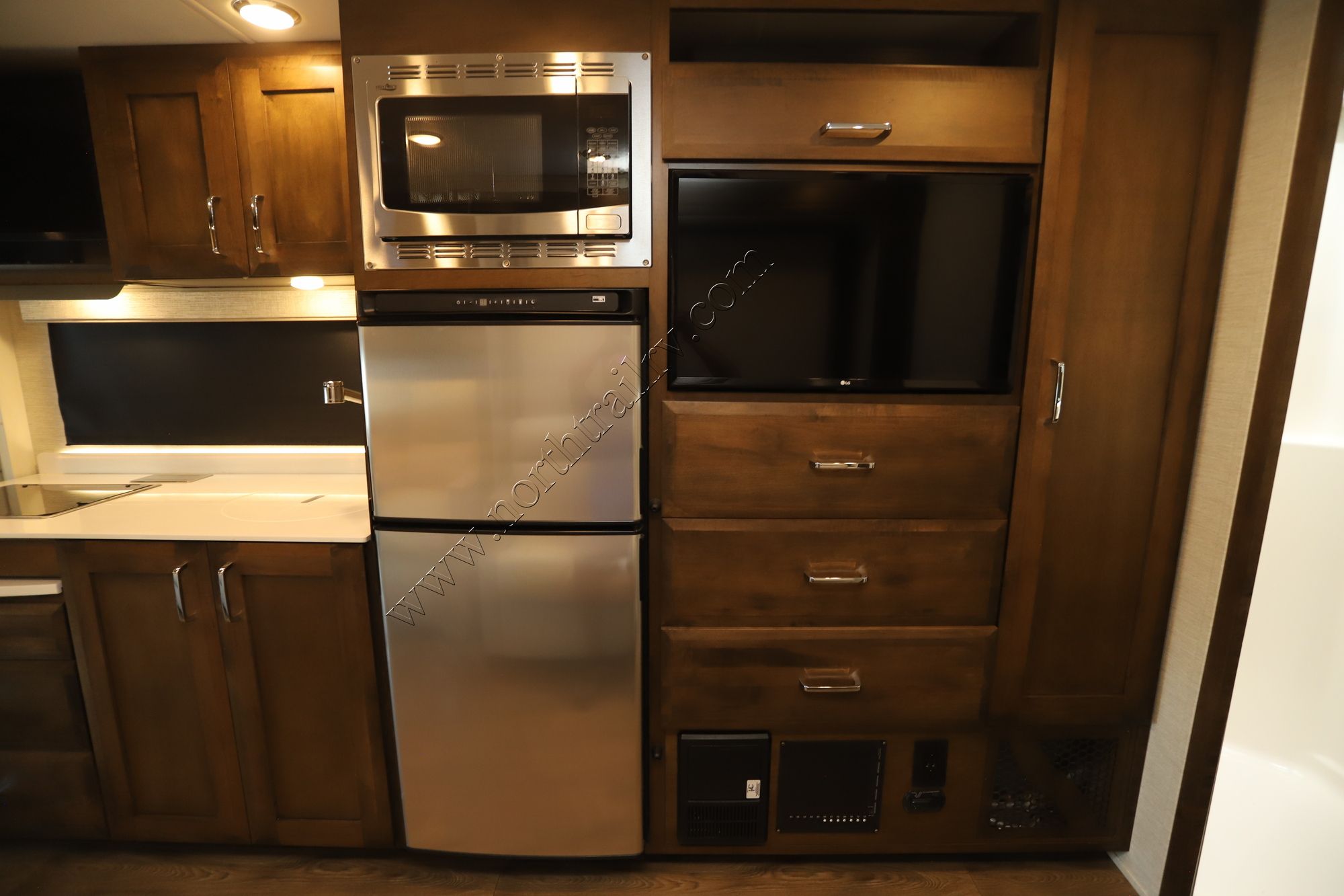 Used 2021 Tiffin Motor Homes Wayfarer 25RW Class C  For Sale