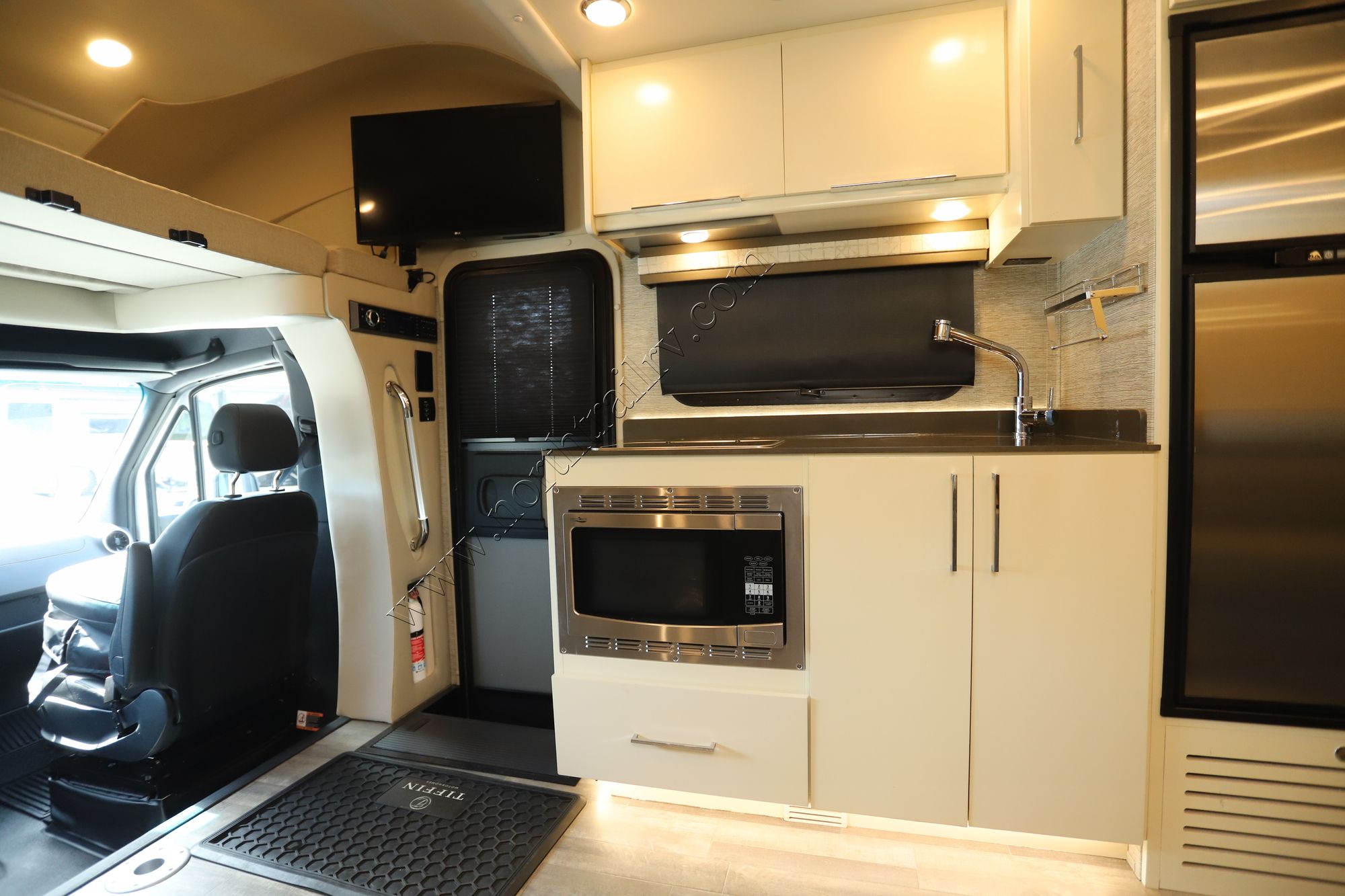 Used 2020 Tiffin Motor Homes Wayfarer 25RW Class C  For Sale
