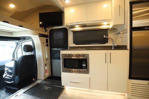 2020 Tiffin Motor Homes Wayfarer 25RW