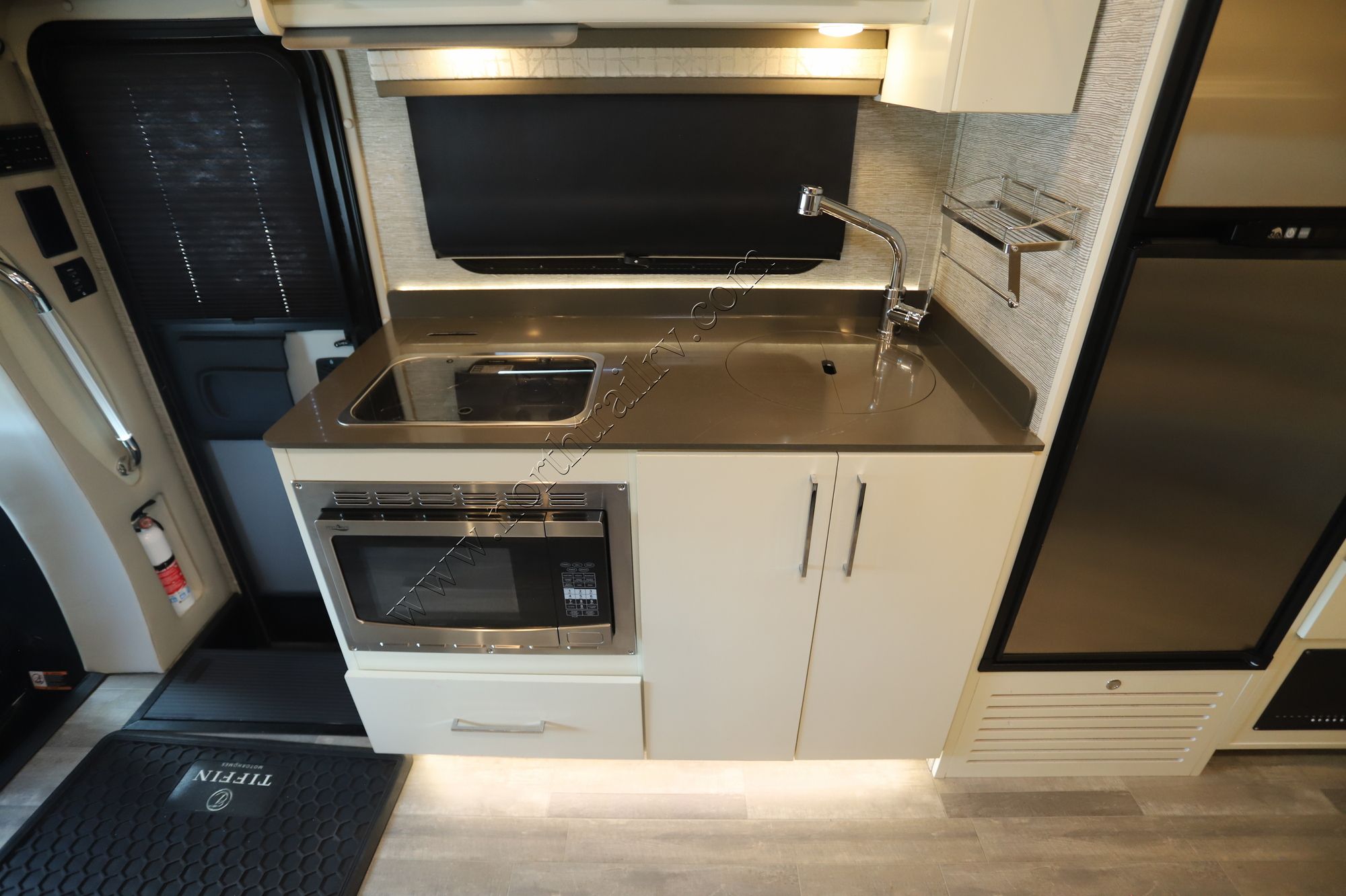 Used 2020 Tiffin Motor Homes Wayfarer 25RW Class C  For Sale
