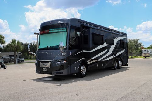 2026 Newmar Mountain Aire 3825