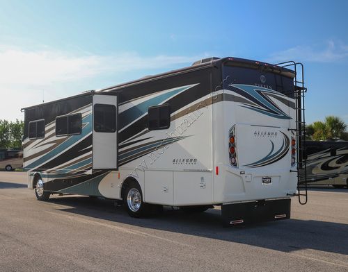 2017 Tiffin Motor Homes Allegro 32SA