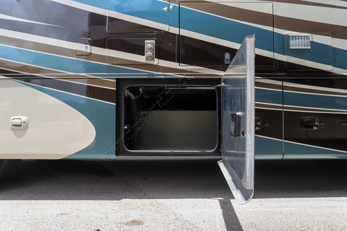 2017 Tiffin Motor Homes Allegro 32SA