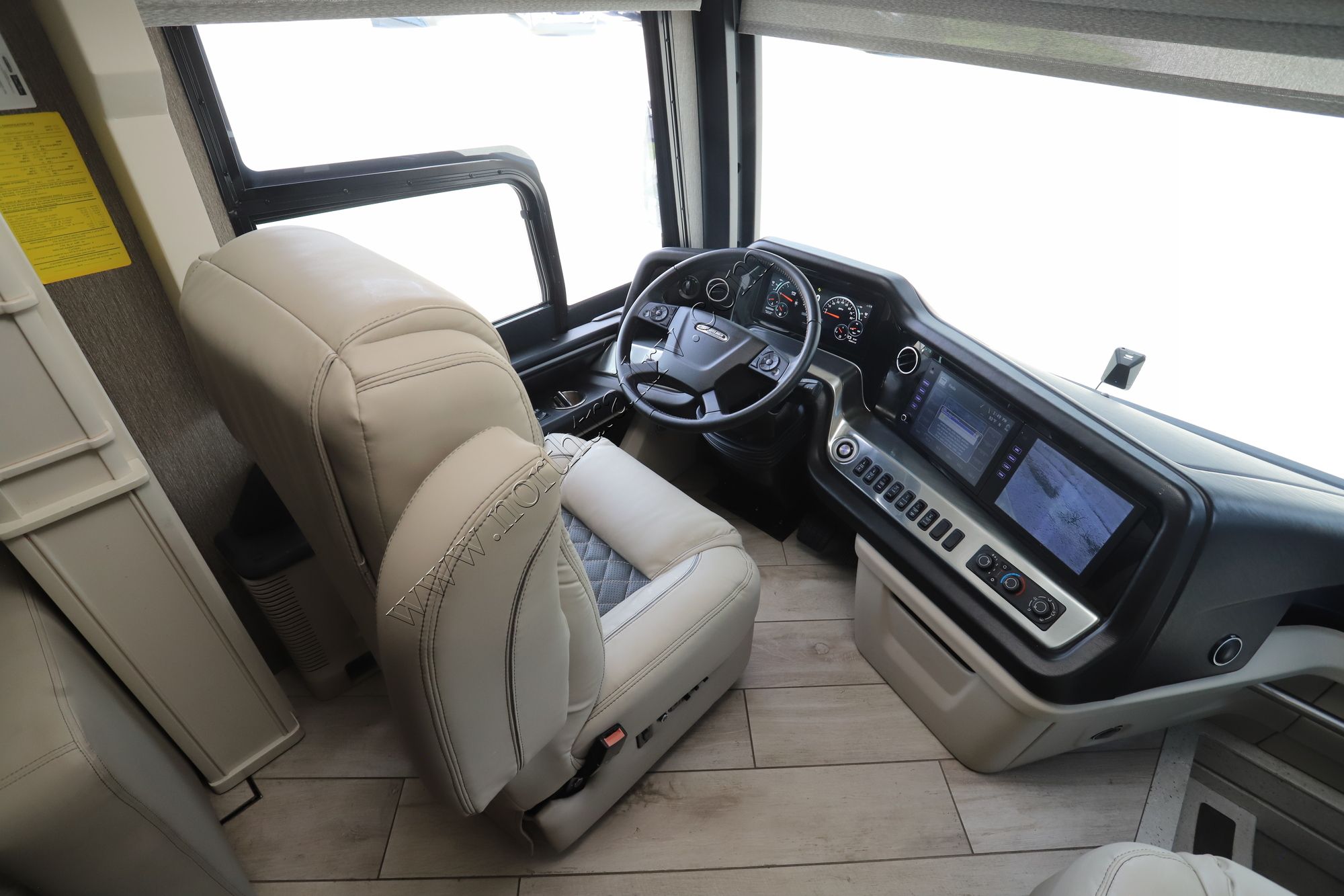Used 2021 American Coach American Dream 45A Class A  For Sale