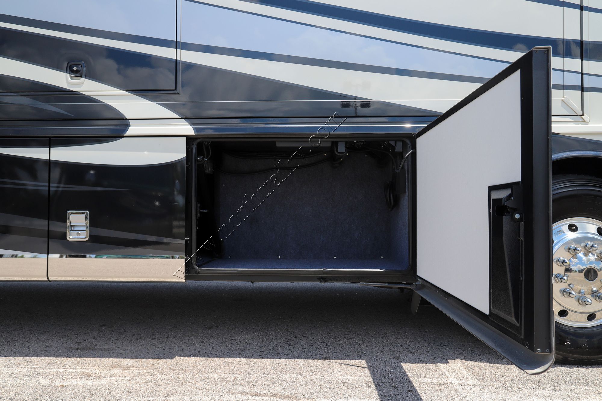 Used 2016 Newmar Dutch Star 4369 Class A  For Sale