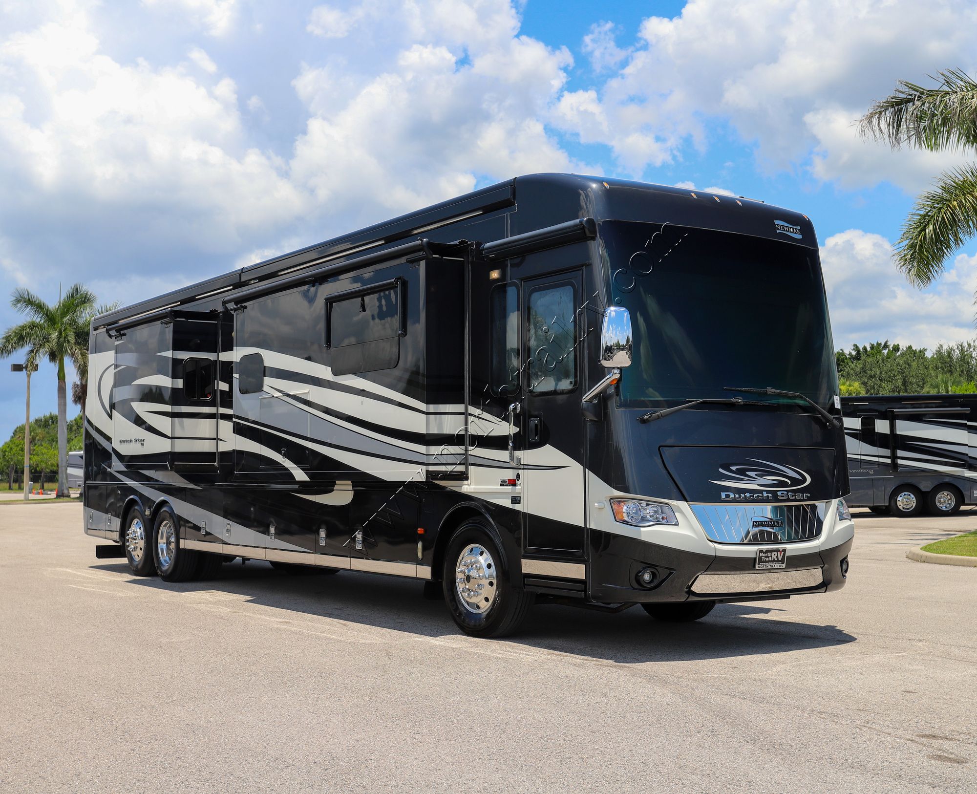 Used 2016 Newmar Dutch Star 4369 Class A  For Sale