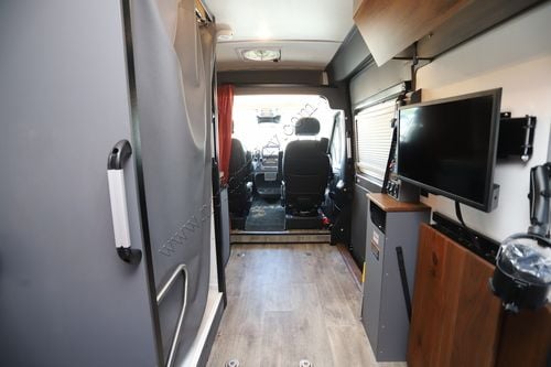 2024 Winnebago Roam 59RZ