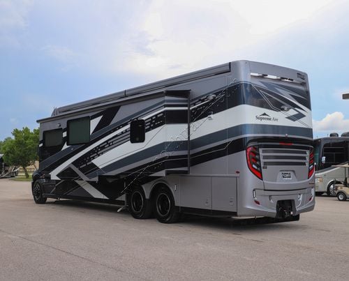 2026 Newmar Supreme Aire 4505 Super C