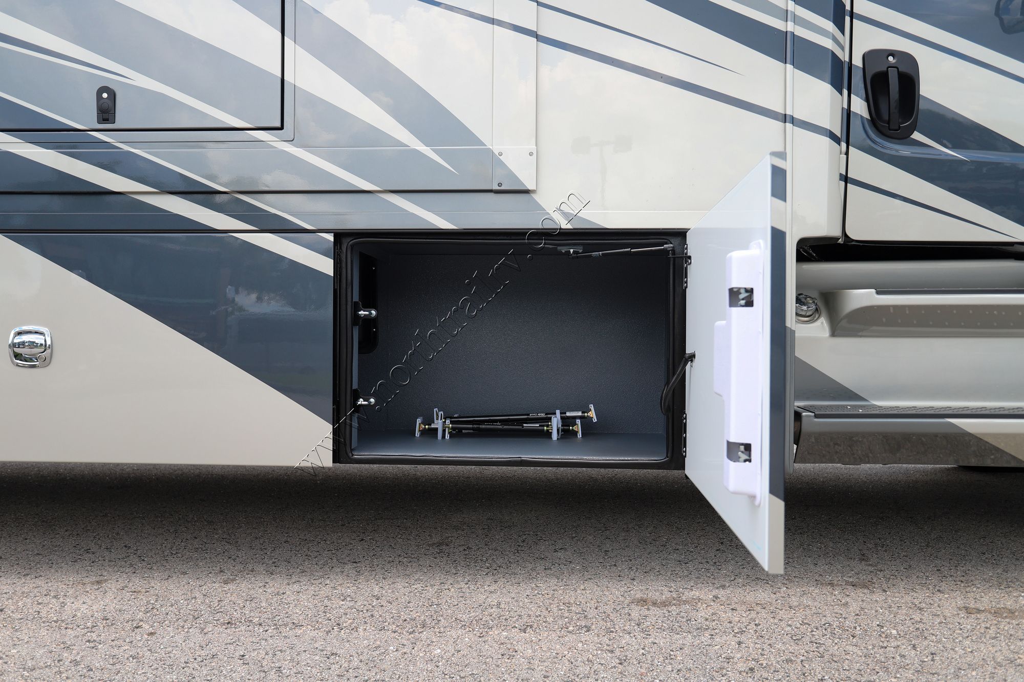 New 2026 Renegade Rv Verona Le 38LDG Super C  For Sale