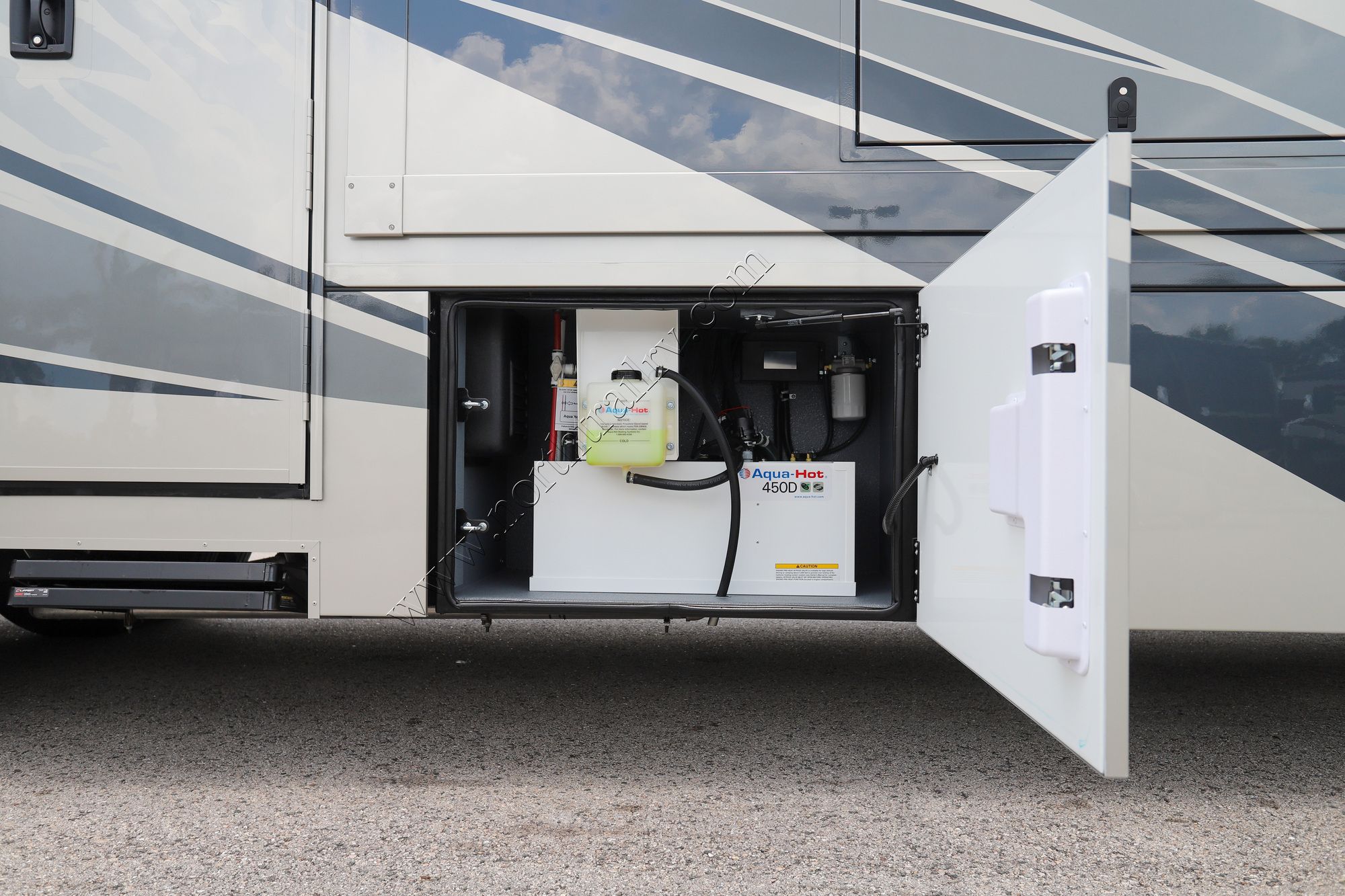 New 2026 Renegade Rv Verona Le 38LDG Super C  For Sale