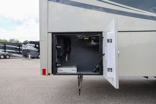 2026 Renegade Rv Verona Le 38LDG