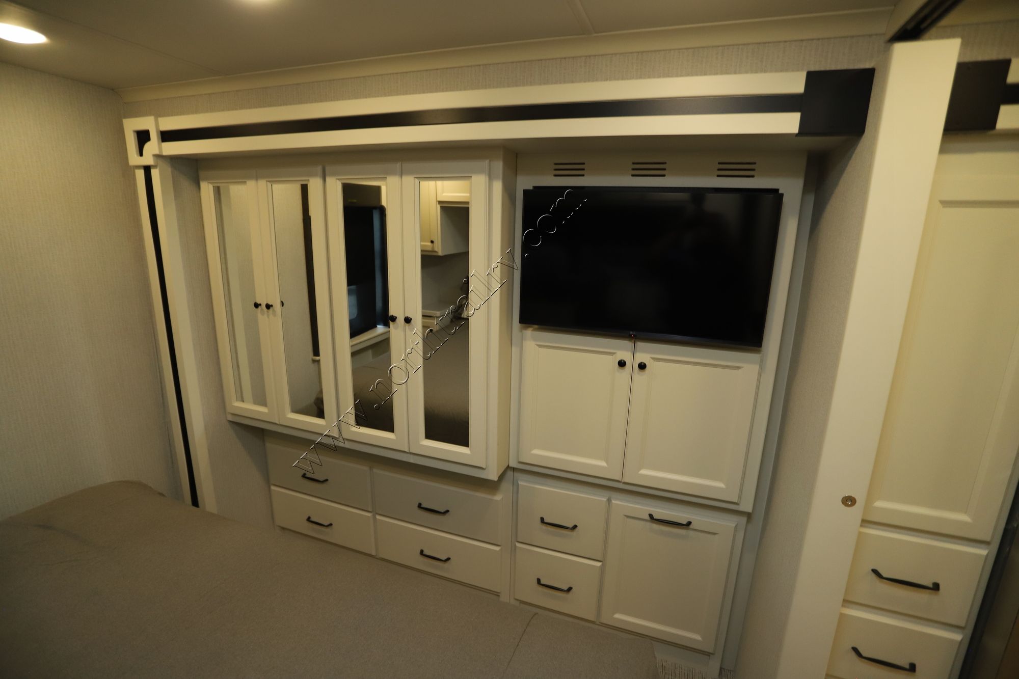New 2026 Tiffin Motor Homes Allegro 29NA Class A  For Sale