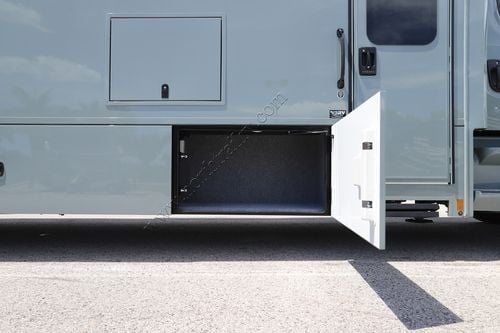 2026 Renegade Rv Verona 40VRB Super C