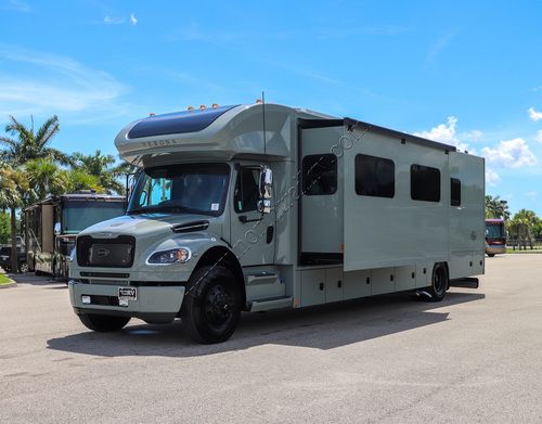 2026 Renegade Rv Verona 40VRB Super C