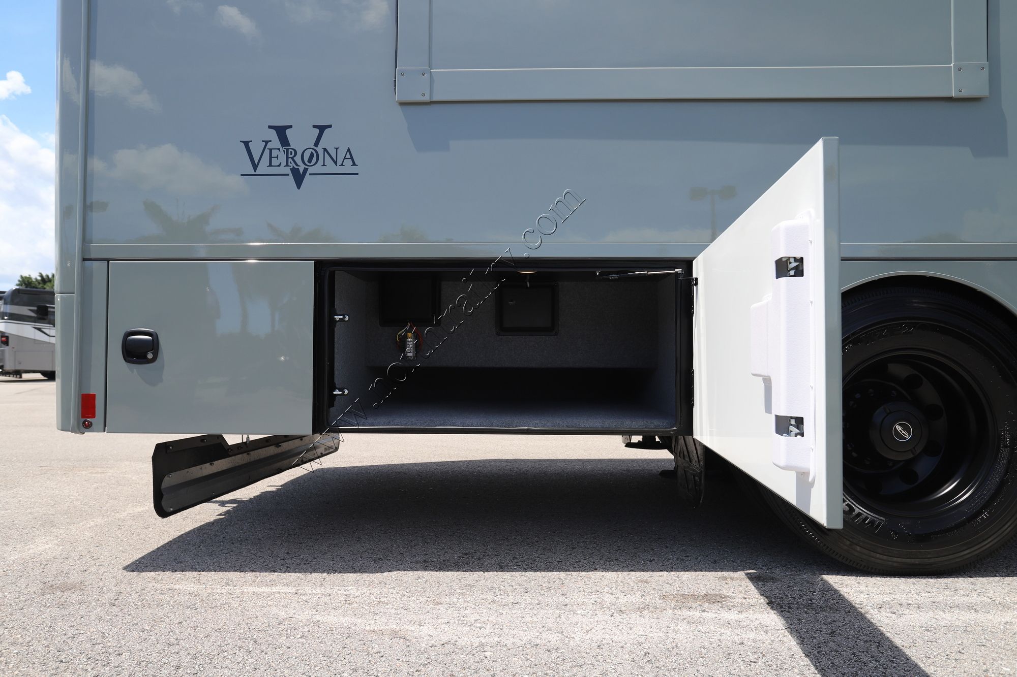 New 2026 Renegade Rv Verona 40VRB Super C  For Sale