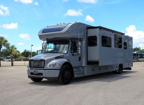 2026 Renegade Rv Valencia 39RB Super C