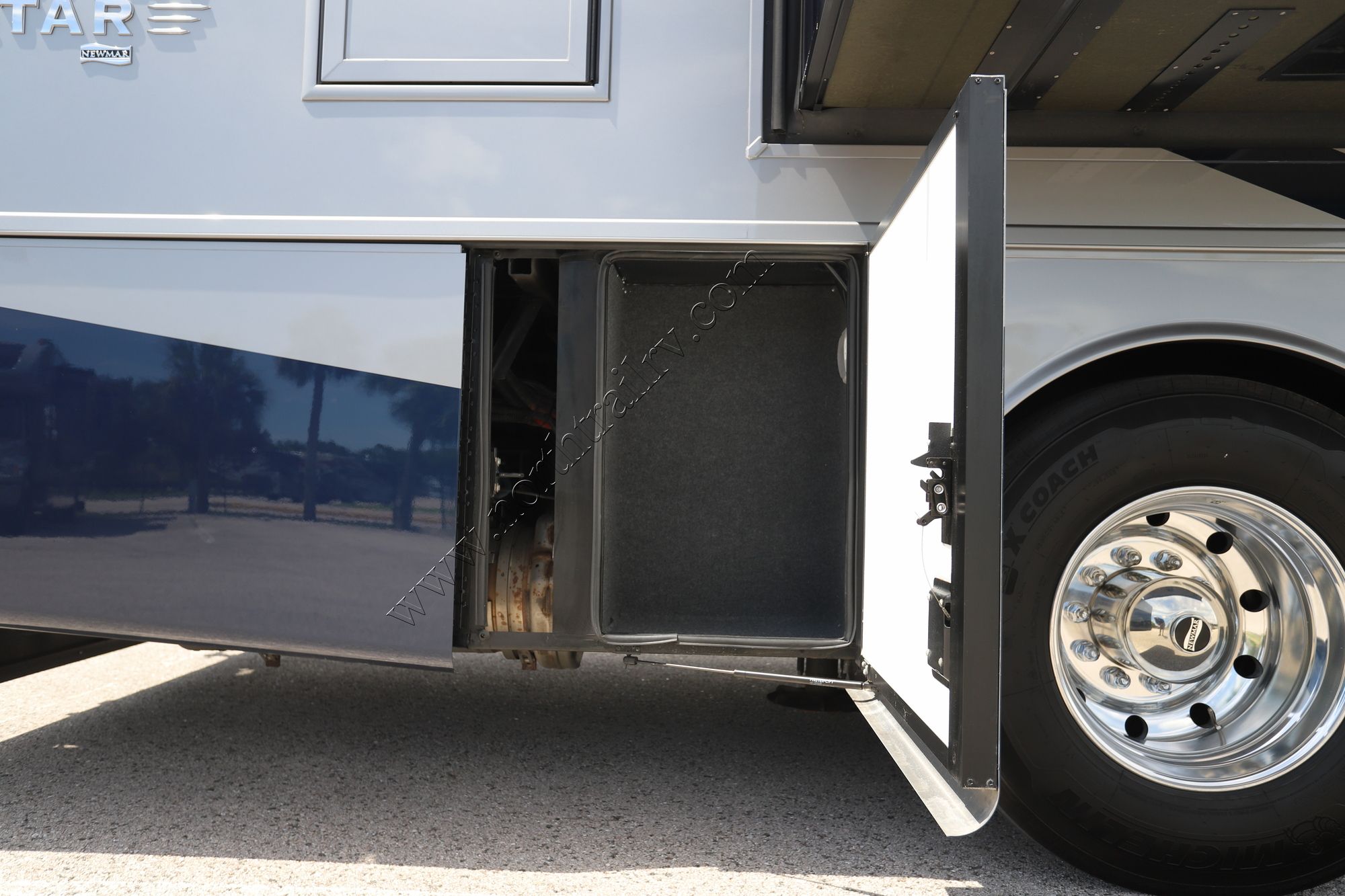 Used 2024 Newmar Kountry Star 4037 Class A  For Sale