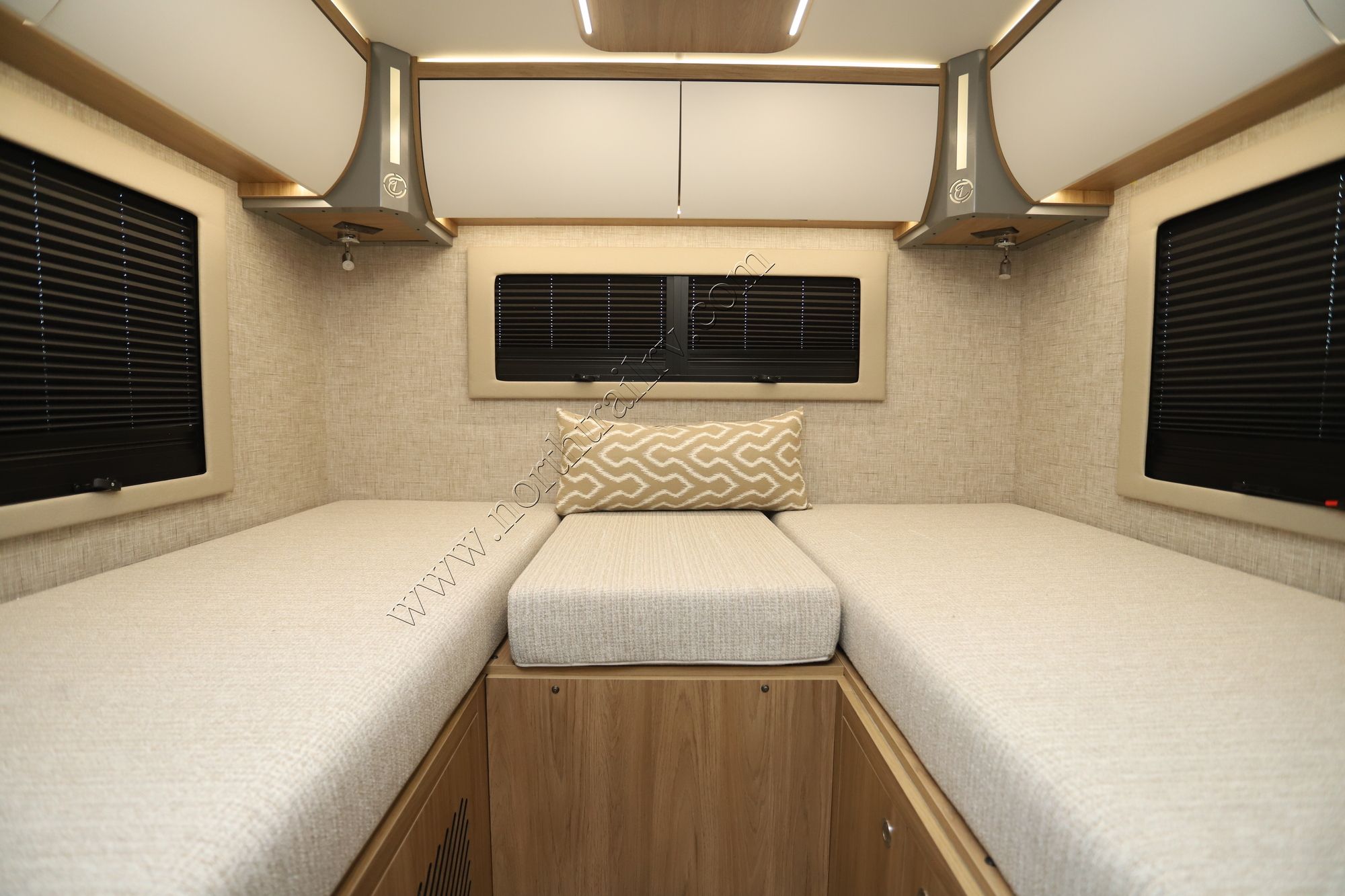 New 2026 Tiffin Motor Homes Wayfarer 25XLW Class C  For Sale