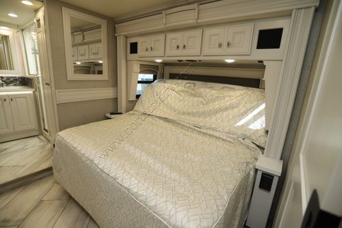 2022 Fleetwood Discovery Lxe 40M