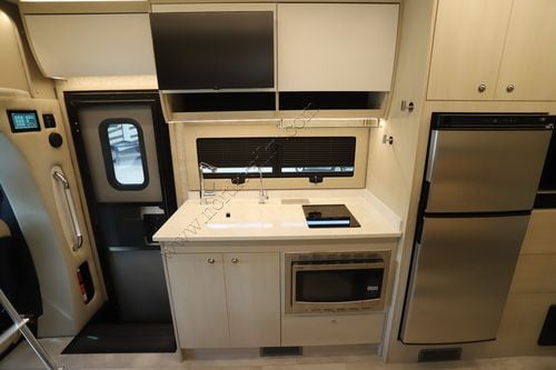2025 Tiffin Motor Homes Wayfarer 25RW