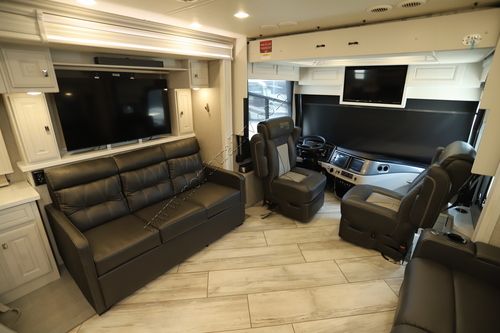 2022 Fleetwood Discovery Lxe 40M