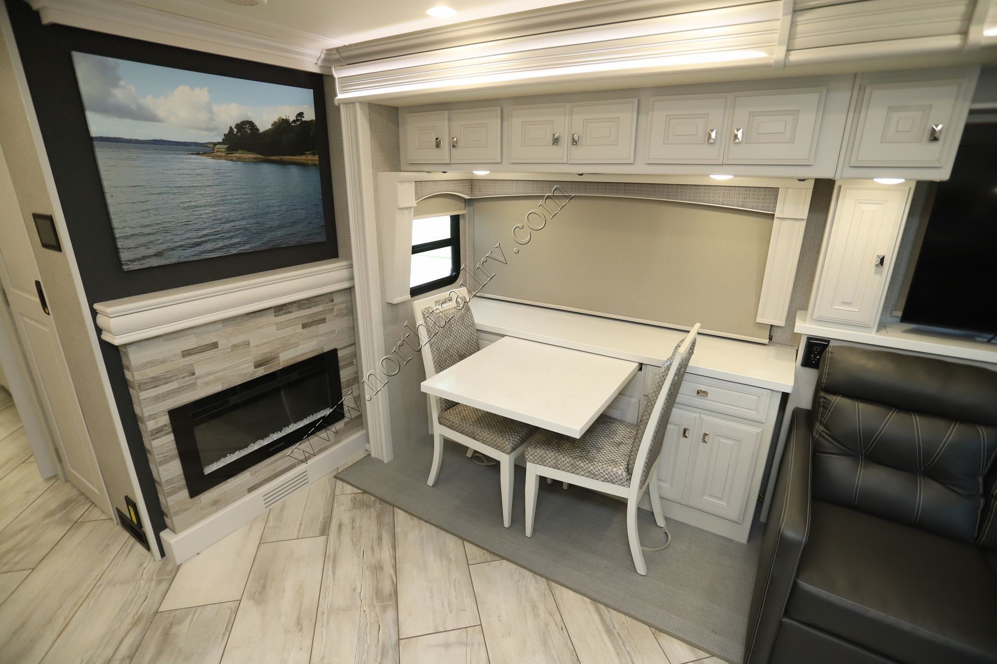 Used 2022 Fleetwood Discovery Lxe 40M Class A  For Sale
