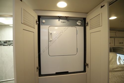 2022 Fleetwood Discovery Lxe 40M