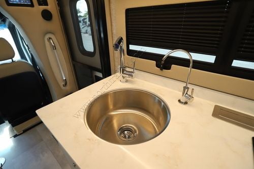 2025 Tiffin Motor Homes Wayfarer 25RW