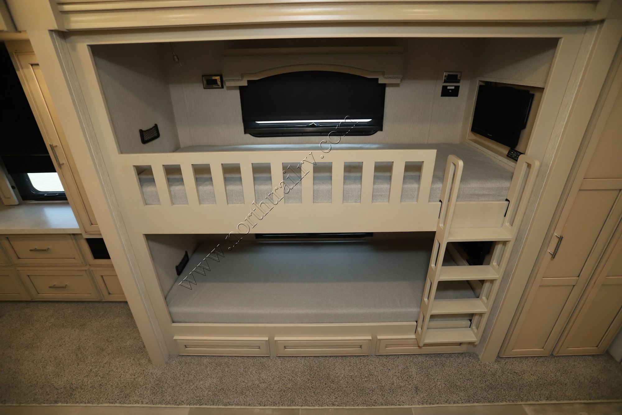 Used 2022 Newmar Ventana 4310 Class A  For Sale