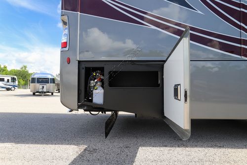 2022 Fleetwood Discovery Lxe 40M