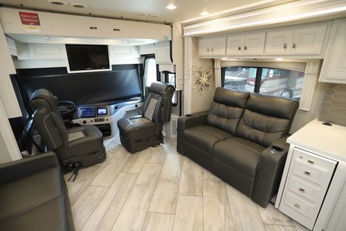 2022 Fleetwood Discovery Lxe 40M