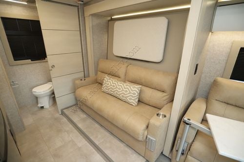 2025 Tiffin Motor Homes Wayfarer 25RW